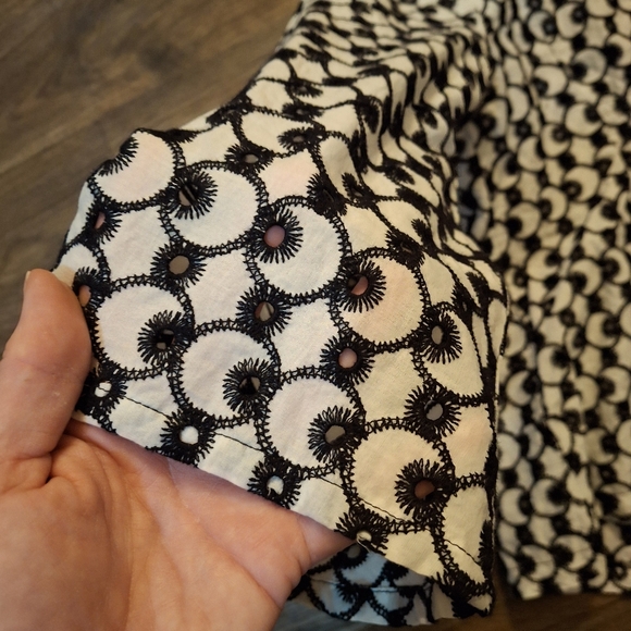 Peck & Peck Collection Black and White Eyelet Tie-Front Jacket. - Picture 12 of 12